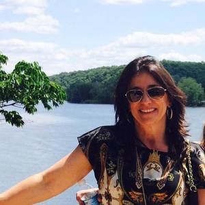 Meet your Posher, Elizabeth